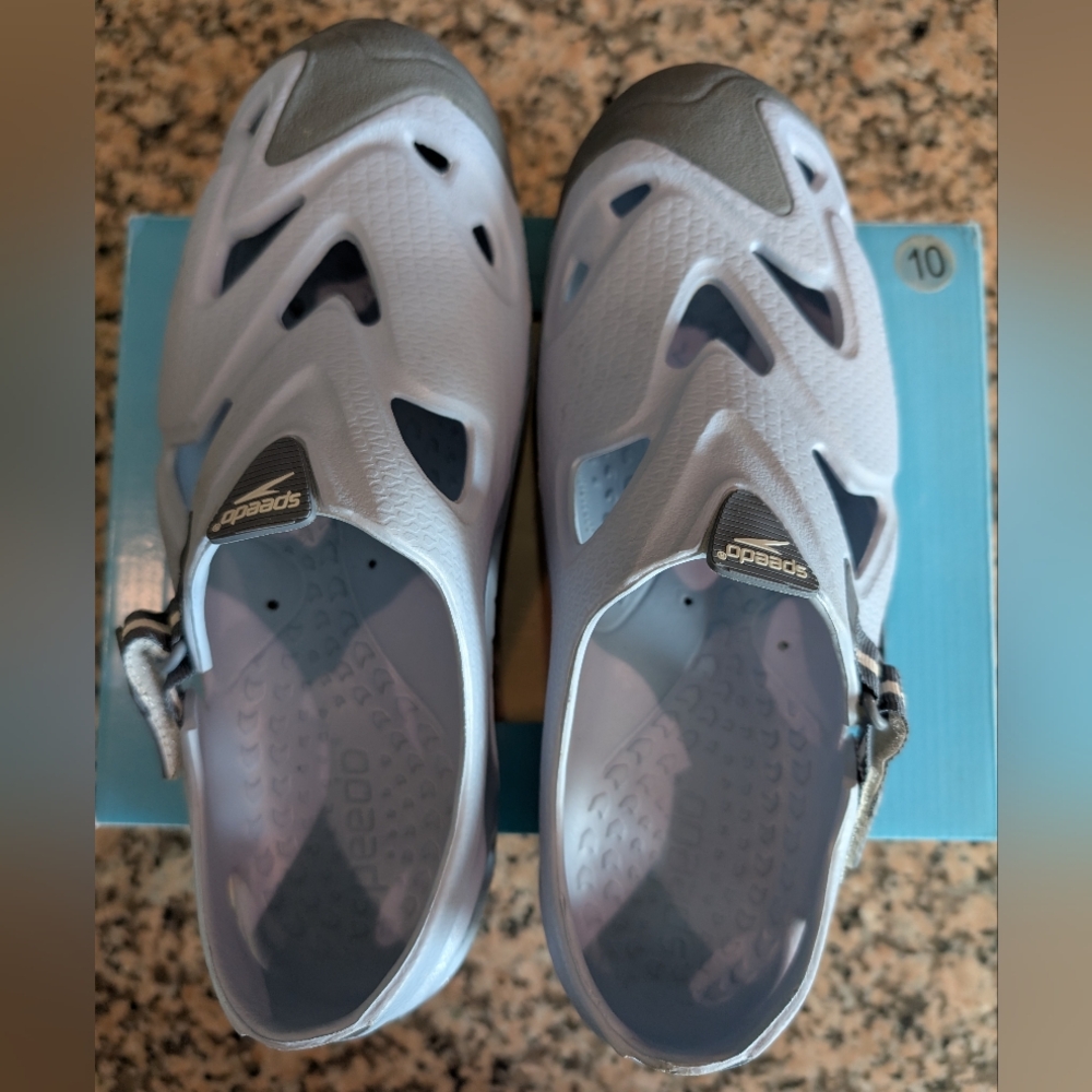 Speedo hydro tread sandle